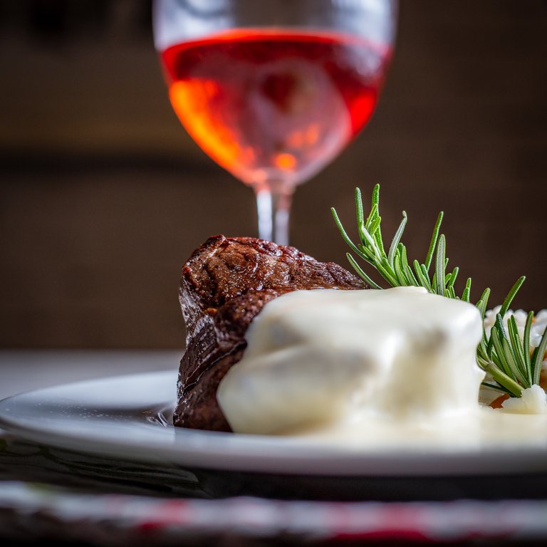 Filé aos Quatro Queijos — carnes